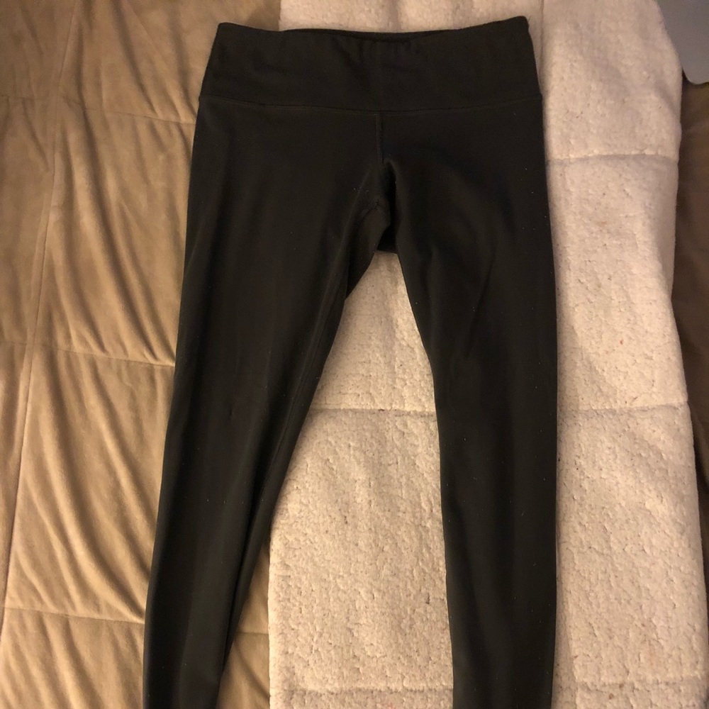Lululemon dark green wunder unders size 6